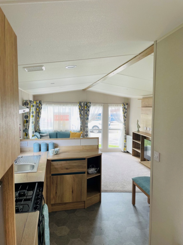 AtlasDebonairEntranceKitchenLoungenew